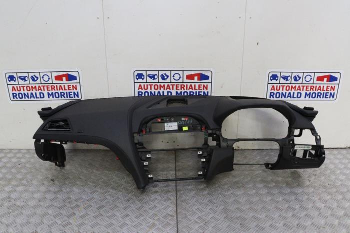 Używane Panel BMW M6 (F13) 4.4 V8 32V TwinPower Turbo Cena € 595,00 Procedura marży oferowane przez Automaterialen Ronald Morien B.V.
