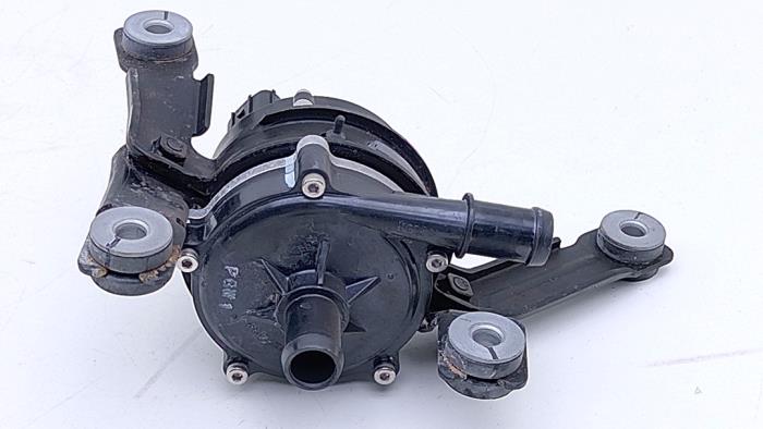 Begagnade Extra vattenpump Kia Niro I (DE) E-Niro 64 kWh Pris € 55,00 Marginaltabell erbjuds av Automaterialen Ronald Morien B.V.