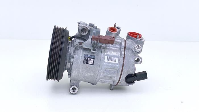 Usagé Pompe clim Seat Leon Sportstourer (KLF) 1.5 eTSI 16V Prix € 149,00 Prix TTC proposé par Automaterialen Ronald Morien B.V.