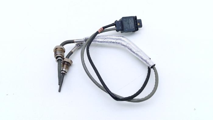 Usagé Sensor température d’échappement Volkswagen Golf VIII (CD1) 1.5 eHybrid 16V Prix € 90,75 Prix TTC proposé par Automaterialen Ronald Morien B.V.