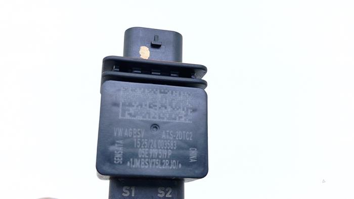 Auspuff Temperatursensor van een Volkswagen Golf VIII (CD1) 1.5 eHybrid 16V 2024