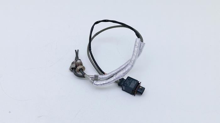Usagé Sensor température d’échappement Volkswagen Golf VIII (CD1) 1.5 eHybrid 16V Prix € 90,75 Prix TTC proposé par Automaterialen Ronald Morien B.V.