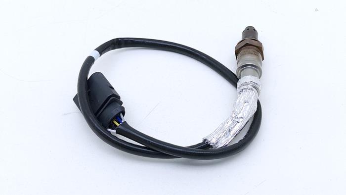 Lambda probe from a Volkswagen Golf VIII (CD1) 1.5 eHybrid 16V 2024