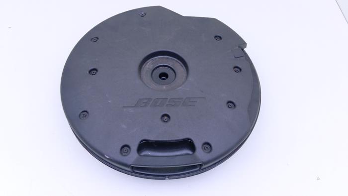 Używane Subwoofer Renault Megane IV Estate (RFBK) 1.2 Energy TCE 130 Cena € 75,00 Procedura marży oferowane przez Automaterialen Ronald Morien B.V.