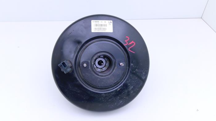 Usagé Servo frein Renault Megane IV Estate (RFBK) 1.2 Energy TCE 130 Prix € 75,00 Règlement à la marge proposé par Automaterialen Ronald Morien B.V.