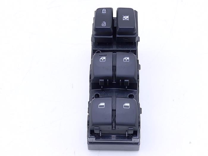 Usados Interruptor combinado de ventanillas Hyundai Kona (OS) 64 kWh Precio € 48,99 IVA incluido ofrecido por Automaterialen Ronald Morien B.V.