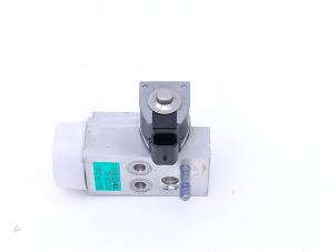 Usagé Valve d'expansion clim Hyundai Kona (OS) 64 kWh Prix € 29,00 Prix TTC proposé par Automaterialen Ronald Morien B.V.