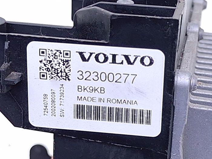 Battery control module Volvo XC60 II 2.0 B4 16V Mild Hybrid AWD - BK9KB