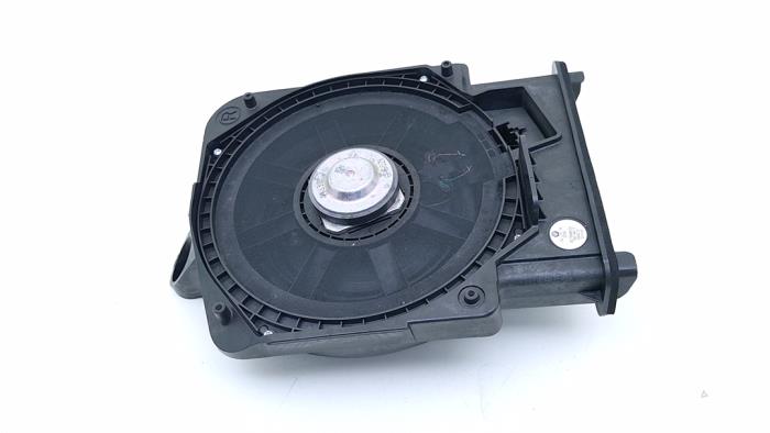 Gebrauchte Subwoofer Mini Mini (F55) 2.0 16V Cooper S Preis € 49,00 Margenregelung angeboten von Automaterialen Ronald Morien B.V.