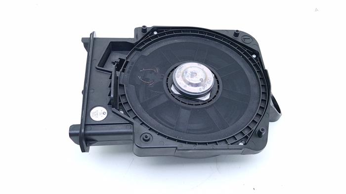 Używane Subwoofer Mini Mini (F55) 2.0 16V Cooper S Cena € 49,00 Procedura marży oferowane przez Automaterialen Ronald Morien B.V.