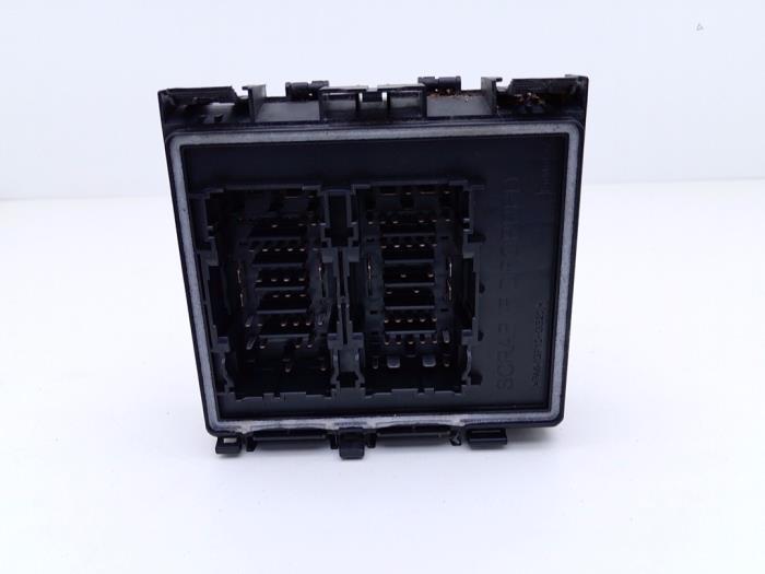 Begagnade Säkringsbox Ford Fiesta 7 1.0 EcoBoost 12V Pris € 54,45 Inklusive moms erbjuds av Automaterialen Ronald Morien B.V.