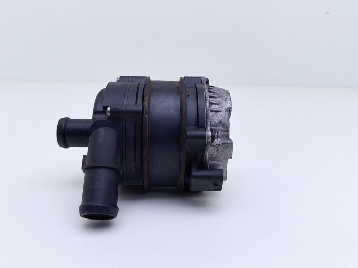 Begagnade Extra vattenpump Volkswagen Golf VII (AUA) 1.4 GTE 16V Pris € 49,00 Marginaltabell erbjuds av Automaterialen Ronald Morien B.V.