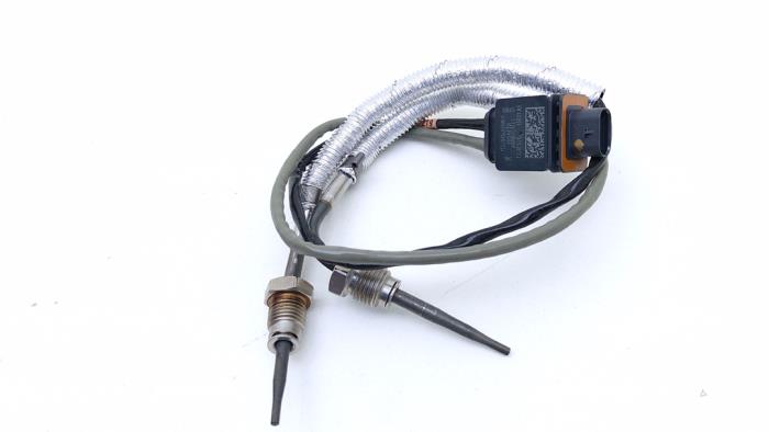 Usagé Sensor température d’échappement Volkswagen Golf VIII (CD1) 1.5 eHybrid 16V Prix € 90,75 Prix TTC proposé par Automaterialen Ronald Morien B.V.