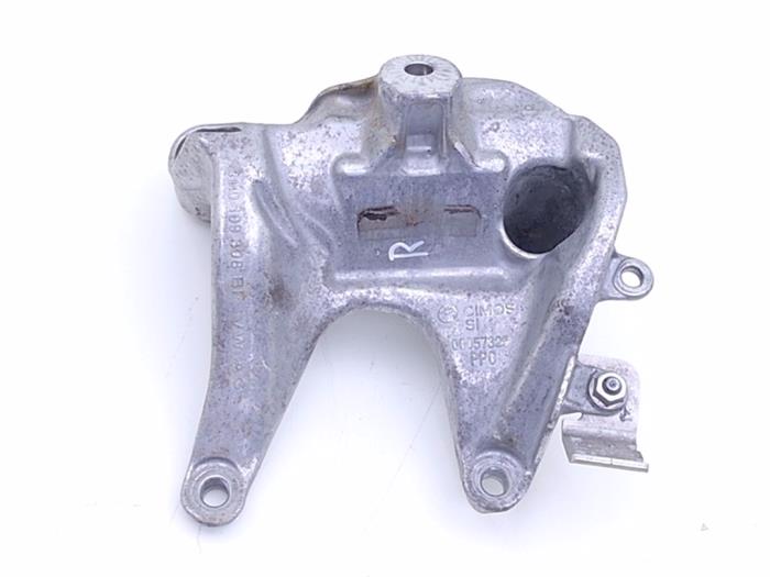Used Engine mount Audi RS 6 Avant (C8) 4.0 V8 TFSI Mild Hybrid 32V Price € 42,35 Inclusive VAT offered by Automaterialen Ronald Morien B.V.