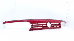 Begagnade Grill Volkswagen Golf III (1H1) 1.9 TDI Pris € 25,00 Marginaltabell erbjuds av Automaterialen Ronald Morien B.V.