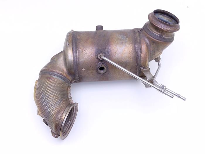 Usagé Catalyseur Mercedes A (177.0) 1.3 A-250 e Turbo 16V Prix € 1.250,00 Règlement à la marge proposé par Automaterialen Ronald Morien B.V.