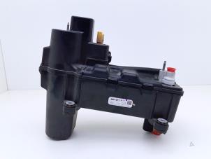 Usagé Condensateur clim Peugeot 2008 (UD/UK/UR/US/UX) e-2008 50 kWh Prix € 75,00 Règlement à la marge proposé par Automaterialen Ronald Morien B.V.