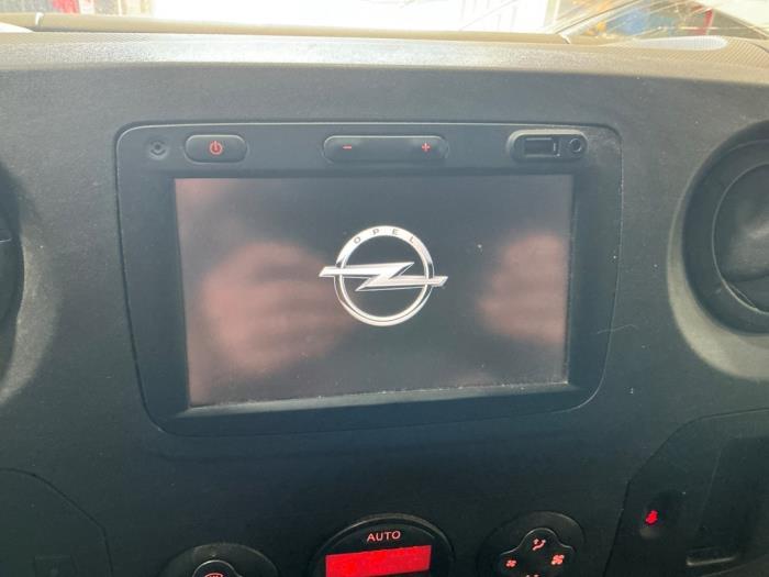 Gebrauchte Radio Opel Movano 2.3 CDTi Biturbo 16V FWD Preis € 302,50 Mit Mehrwertsteuer angeboten von Automaterialen Ronald Morien B.V.