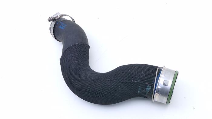 Gebrauchte Intercooler Schlauch Volkswagen Touareg (7PA/PH) 4.2 TDI V8 DPF 32V Preis € 95,00 Margenregelung angeboten von Automaterialen Ronald Morien B.V.