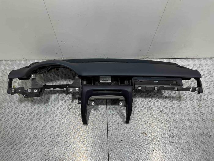 Używane Panel Audi A8 (D3) 6.0 W12 48V Quattro Cena € 125,00 Procedura marży oferowane przez Automaterialen Ronald Morien B.V.