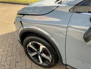 Używane Ekran lewy przód Nissan Qashqai (J12) 1.3 DIG-T 150 16V Cena € 242,00 Z VAT oferowane przez Automaterialen Ronald Morien B.V.