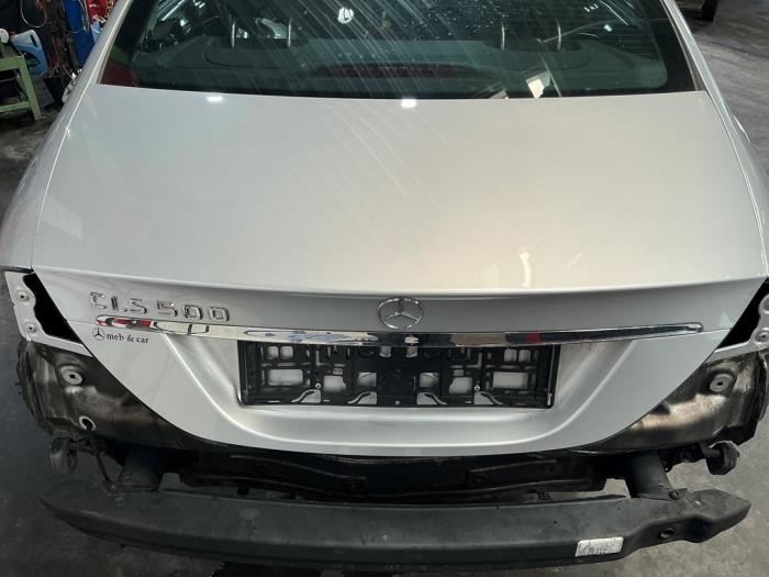Używane Tylna klapa Mercedes CLS (C219) 500 5.0 V8 24V Cena € 345,00 Procedura marży oferowane przez Automaterialen Ronald Morien B.V.