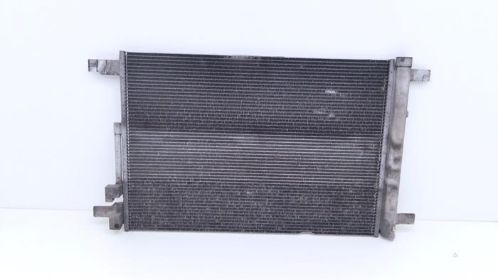 Usagé Condenseur de climatisation Volkswagen Golf VIII (CD1) 1.4 GTE 16V Prix € 115,00 Règlement à la marge proposé par Automaterialen Ronald Morien B.V.