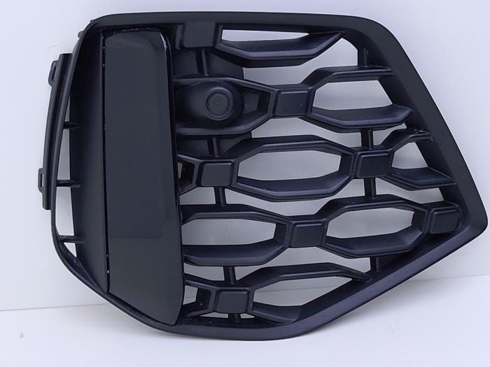 Używane Grill Audi RS 3 Sportback (8YA) 2.5 TFSI 20V Quattro Cena € 125,00 Procedura marży oferowane przez Automaterialen Ronald Morien B.V.