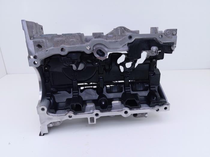 Usagé Couvercle carter Nissan Qashqai (J12) 1.3 DIG-T 150 16V Prix € 149,00 Prix TTC proposé par Automaterialen Ronald Morien B.V.