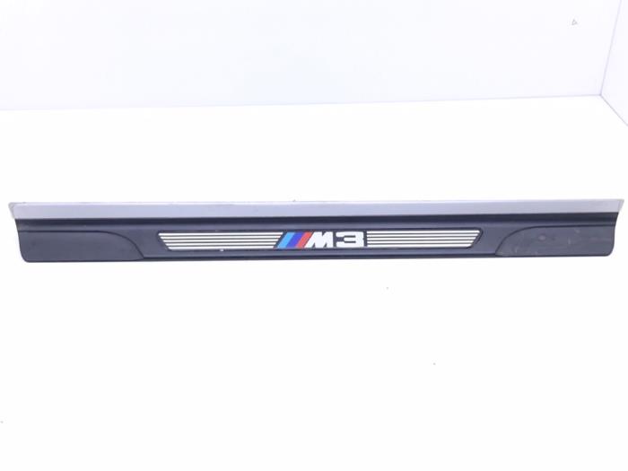 Używane Próg drzwi prawa BMW M3 (E46/2) 3.2 24V Cena € 45,00 Procedura marży oferowane przez Automaterialen Ronald Morien B.V.
