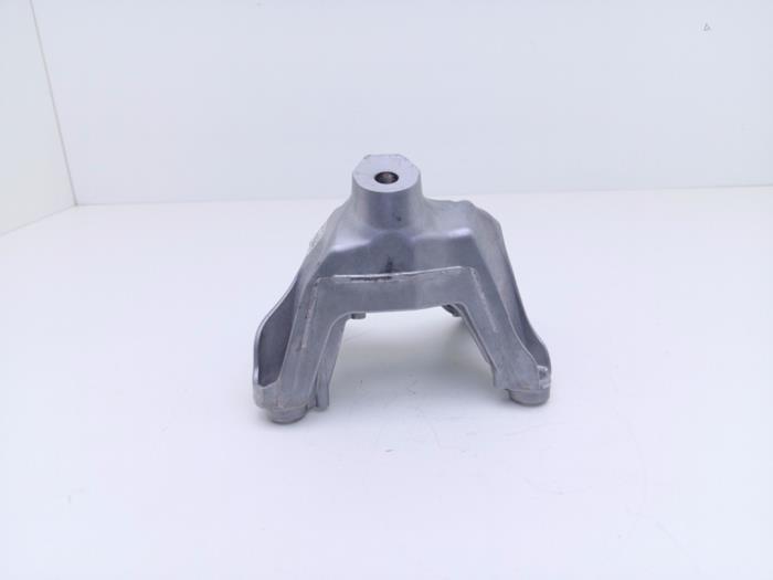Neuf Support moteur Audi A6 Avant (C8) 3.0 V6 24V 55 TFSI Mild Hybrid Quattro Prix € 45,00 Prix TTC proposé par Automaterialen Ronald Morien B.V.