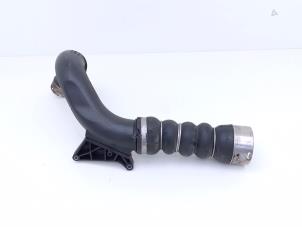 Intercooler Rohr van een BMW 2 serie Active Tourer (F45) 220i 2.0 TwinPower Turbo 16V 2015