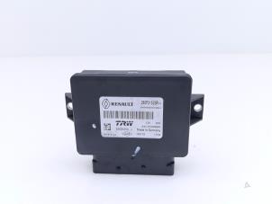 Usados Módulo de freno de mano Renault Scénic III (JZ) 1.6 Energy dCi 130 Precio € 95,00 Norma de margen ofrecido por Automaterialen Ronald Morien B.V.