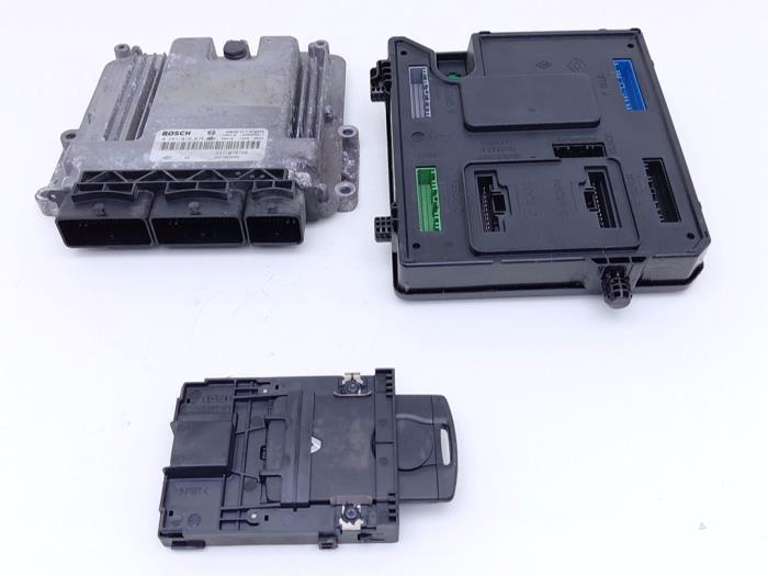 Used Engine management computer Renault Scénic III (JZ) 1.6 Energy dCi 130 Price € 225,00 Margin scheme offered by Automaterialen Ronald Morien B.V.