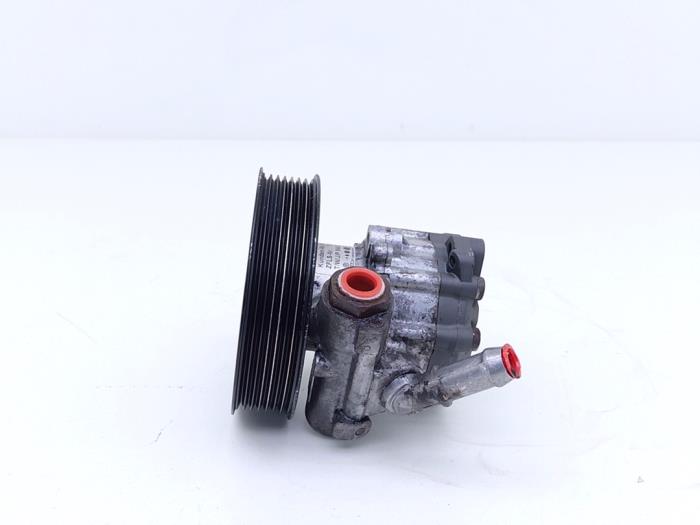 Usagé Pompe de direction Audi A8 (D3) 6.0 W12 48V Quattro Prix € 59,00 Règlement à la marge proposé par Automaterialen Ronald Morien B.V.