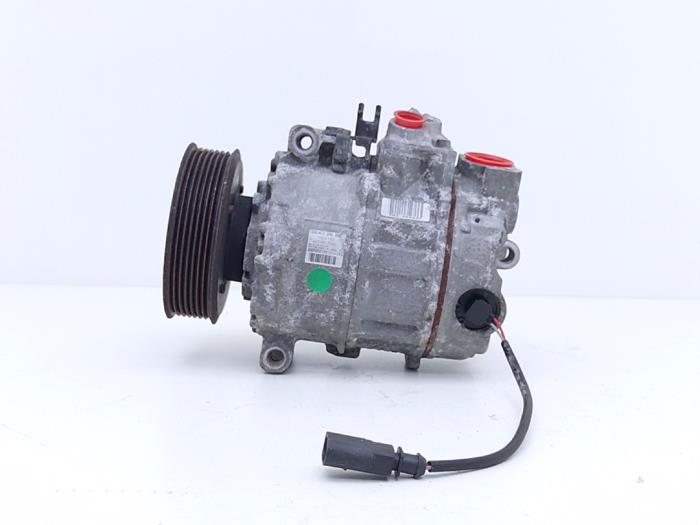 Usagé Compresseur de clim Audi A8 (D3) 6.0 W12 48V Quattro Prix € 125,00 Règlement à la marge proposé par Automaterialen Ronald Morien B.V.