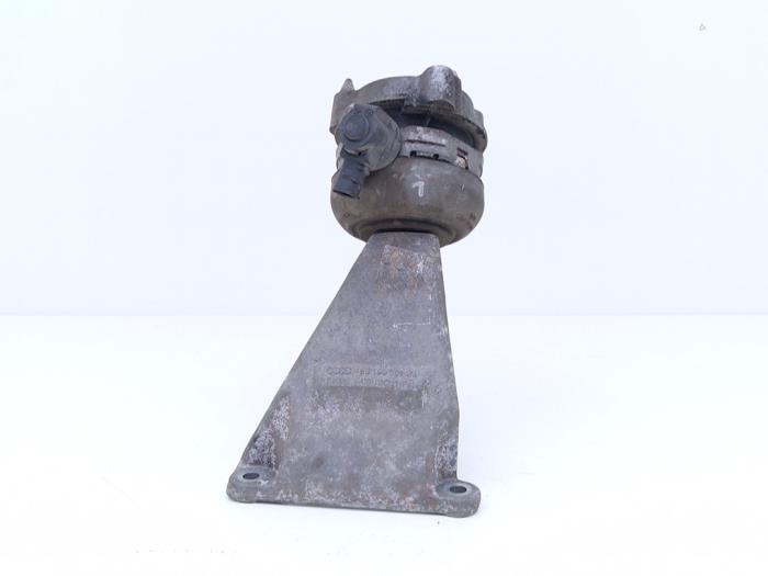 Used Engine mount Audi A8 (D3) 6.0 W12 48V Quattro Price € 65,00 Margin scheme offered by Automaterialen Ronald Morien B.V.