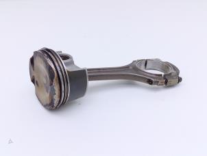 Piston d'un Mercedes-AMG C AMG (C205) 4.0 C-63 AMG V8 Biturbo 2017