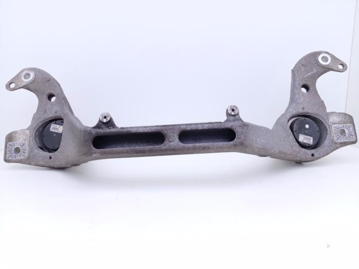 Usagé Support moteur Porsche Cayenne (9PA) 3.2 V6 24V Prix € 65,00 Règlement à la marge proposé par Automaterialen Ronald Morien B.V.