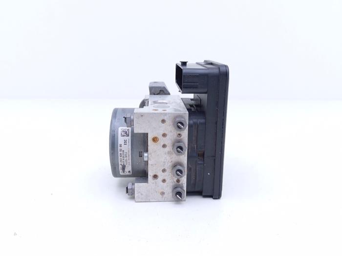 Gebrauchte ABS Pumpe Mercedes C Estate (S205) C-180 1.6 16V BlueEfficiency Preis € 95,00 Margenregelung angeboten von Automaterialen Ronald Morien B.V.
