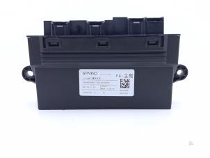 Usagé Module verrouillage central des portes Volvo EX30 Twin Motor Performance 69 kWh Prix € 75,00 Règlement à la marge proposé par Automaterialen Ronald Morien B.V.