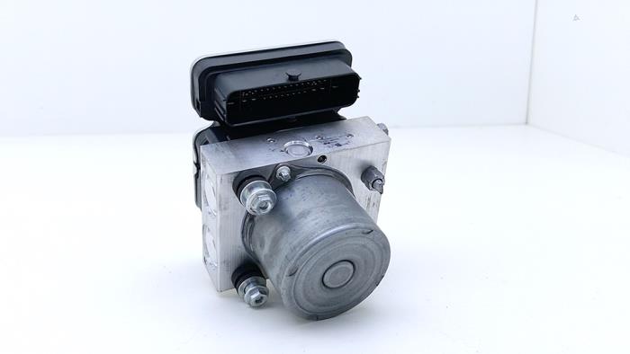 Gebrauchte ABS Pumpe Renault Captur II (RJB) 1.6 E-Tech 145 Preis € 514,25 Mit Mehrwertsteuer angeboten von Automaterialen Ronald Morien B.V.