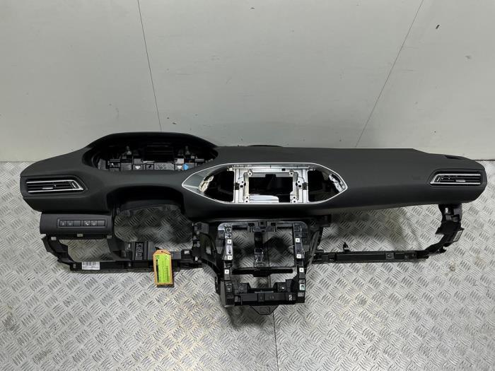 Używane Panel Peugeot 308 SW (L4/L9/LC/LJ/LR) 1.2 12V e-THP PureTech 110 Cena € 295,00 Procedura marży oferowane przez Automaterialen Ronald Morien B.V.