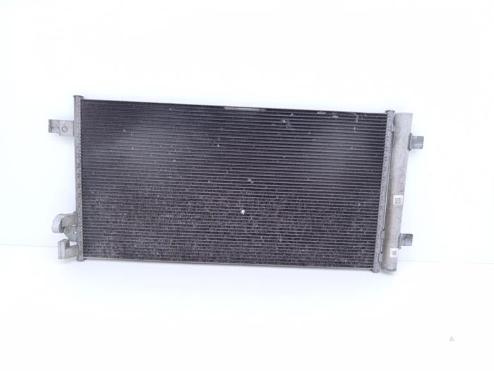 Usagé Condenseur de climatisation Volkswagen Polo VI (AW1) 1.0 MPI 12V Prix € 59,00 Règlement à la marge proposé par Automaterialen Ronald Morien B.V.