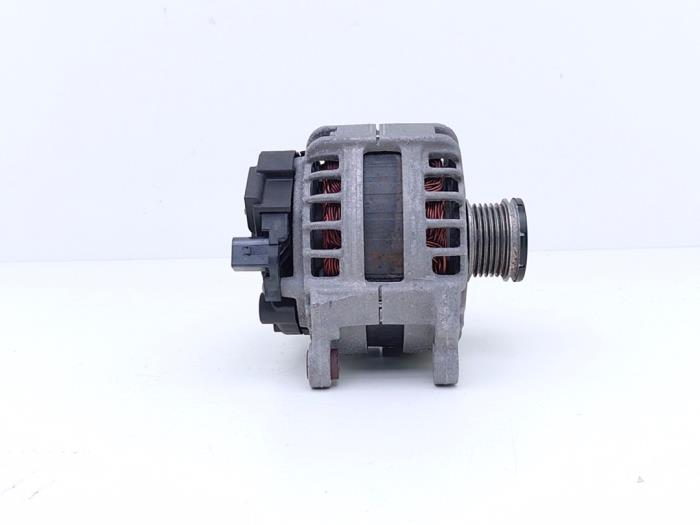 Begagnade Dynamo Volkswagen Polo VI (AW1) 1.0 MPI 12V Pris € 75,00 Marginaltabell erbjuds av Automaterialen Ronald Morien B.V.