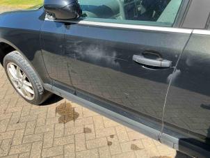 Używane Drzwi lewe przednie wersja 4-drzwiowa Porsche Cayenne (9PA) 3.2 V6 24V Cena € 125,00 Procedura marży oferowane przez Automaterialen Ronald Morien B.V.