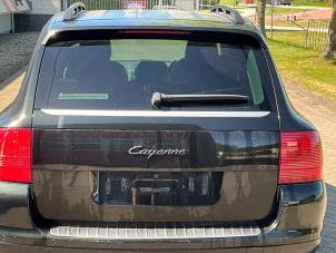 Używane Tylna klapa Porsche Cayenne (9PA) 3.2 V6 24V Cena € 225,00 Procedura marży oferowane przez Automaterialen Ronald Morien B.V.