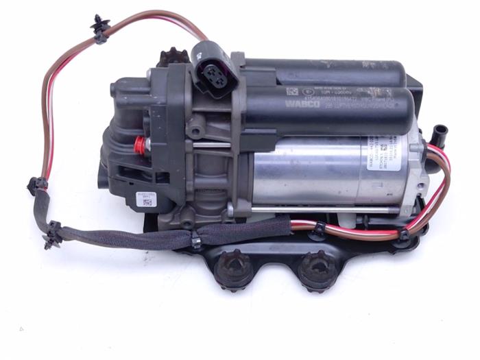 Begagnade Kompressor Audi e-tron (GEN) 55 quattro Pris € 395,00 Marginaltabell erbjuds av Automaterialen Ronald Morien B.V.
