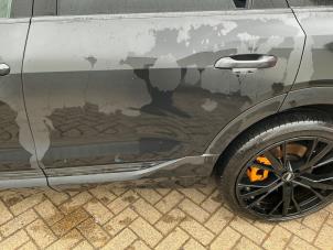 Usados Puerta de 4 puertas izquierda detrás Audi E-tron (GEN) 55 quattro Precio € 450,00 Norma de margen ofrecido por Automaterialen Ronald Morien B.V.