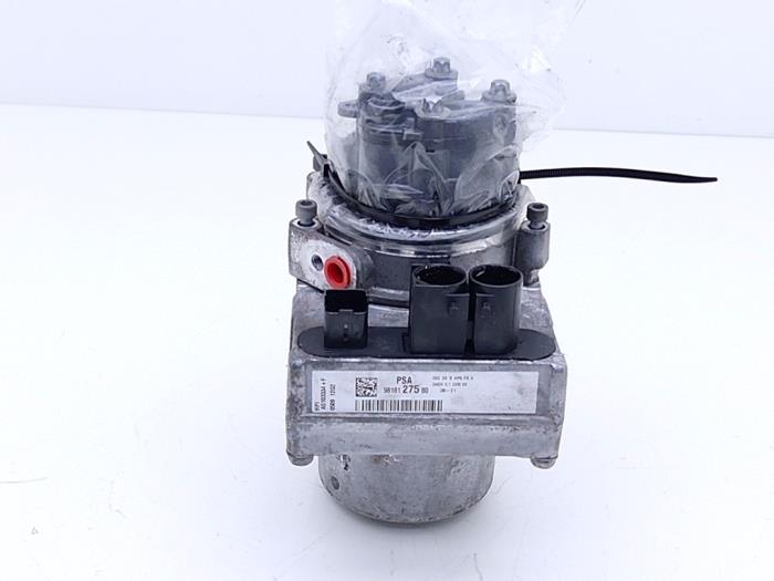 Usagé Pompe de direction Peugeot Expert (V1/VA/VB/VE/VF/VT/VY) 2.0 Blue HDi 145 16V Prix € 235,95 Prix TTC proposé par Automaterialen Ronald Morien B.V.